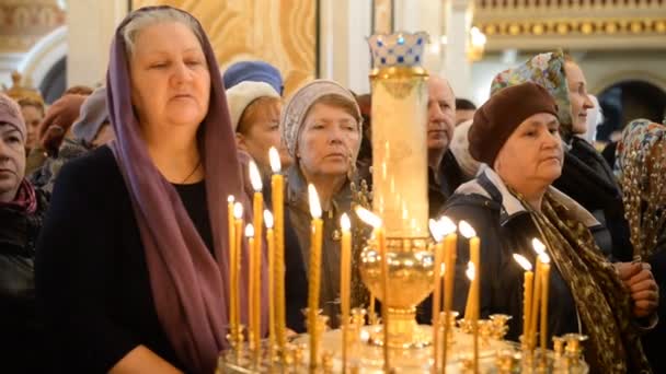 俄罗斯乌法-2017 年 4 月 9 日： 乌发大教堂。棕枝全日，东正教的节日，耶稣往耶路撒冷的入口 — 图库视频影像