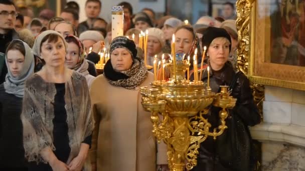 UFA, RUSSIA - APRIL 9, 2017: Ufa cathedral. Palm Sunday, an Orthodox holiday, the entrance of Jesus to Jerusalem — Stock Video