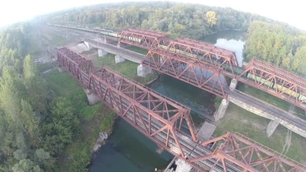 Luchtfoto Spoorbrug Rivier Rusland Ufa — Stockvideo