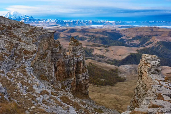 Elbruz Dağı yakınlarında şafak