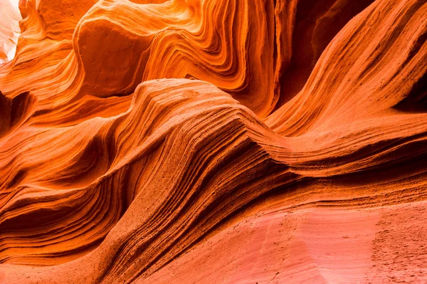 Fala pomarańczowy wzór kamienia niższe antelope Canyon w stronę Arizona Usa — Zdjęcie stockowe