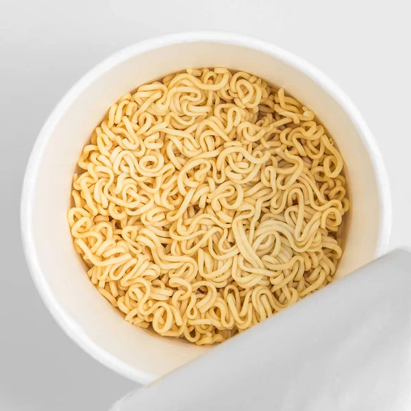 Top view of Isolated Instant Noodles in paper cup on white background with clipping path — Stock Photo, Image