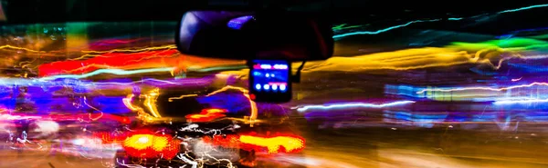 Renkli soyut Defocused hareket hız ışık yollar içinde gece sahnede arabadan bulanık — Stok fotoğraf