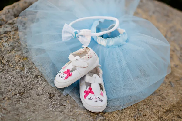 Blauer Tutu Rock Und Schuhe Für Das Baby — Stockfoto