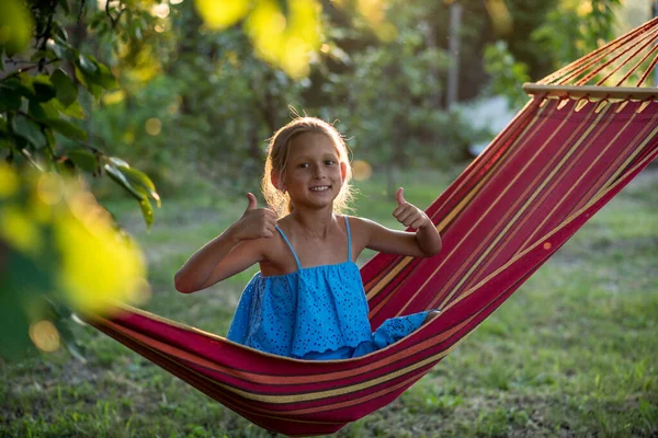Little Girl Swing Young Woman Reading Book Park Young Girl — Stock Photo, Image