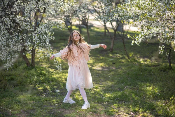 Little Girl Wearing Pink Dress Retro Hat Spring Garden — Stock Photo, Image