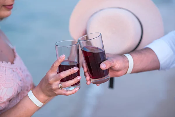 Young Couple Drinking Red Wine — Stock Photo, Image