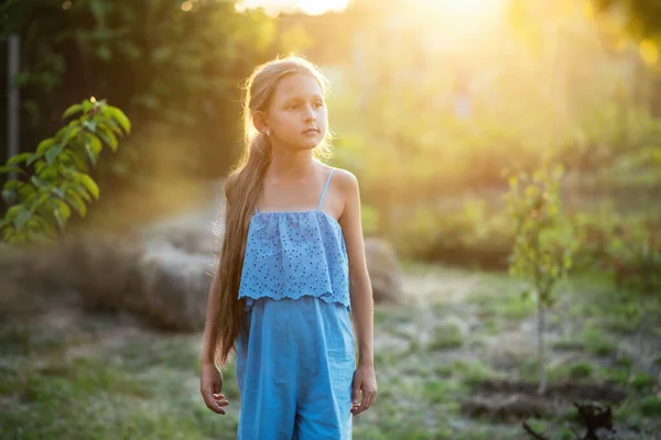 Beautiful Girl Resting Summer Sunset Child Nature Family Content Rest — Stock Photo, Image
