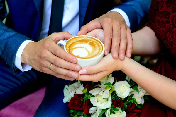 Cup Coffe Hands Man Woman — Stock Photo, Image