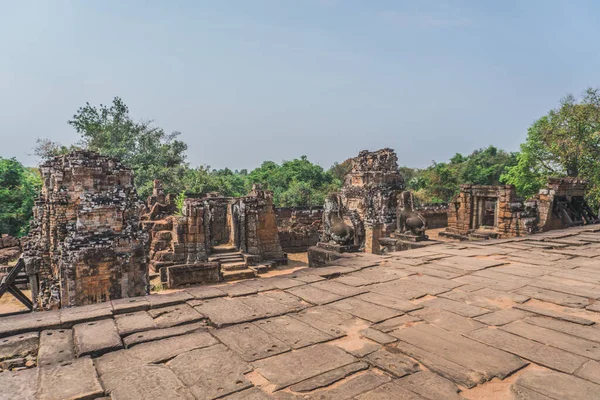 Het oude Angkor Wat ruïneert Panorama. Siem Reap, Cambodja — Stockfoto