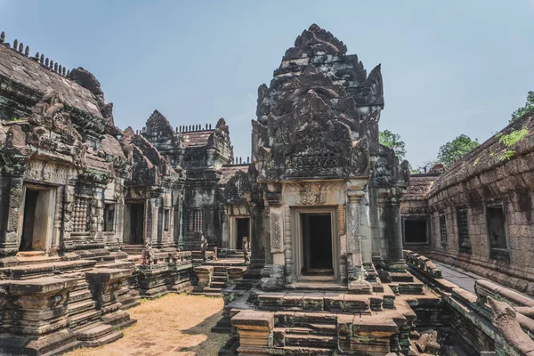 Het oude Angkor Wat ruïneert Panorama. Siem Reap, Cambodja — Stockfoto