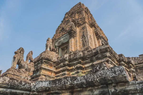 Het oude Angkor Wat ruïneert Panorama. Siem Reap, Cambodja — Stockfoto