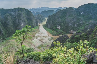 Ninh Binh, Vietnam 'da Mua Zirvesi Asın