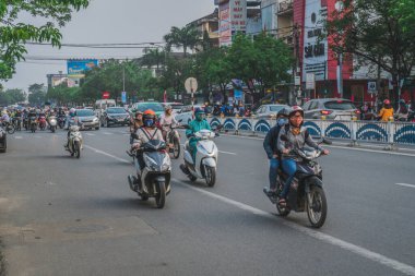 Vietnam 'da alacakaranlıkta yoğun trafik