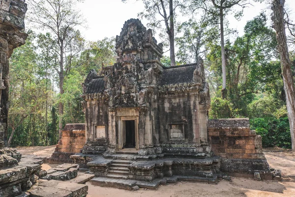 Het oude Angkor Wat ruïneert Panorama. Siem Reap, Cambodja — Stockfoto