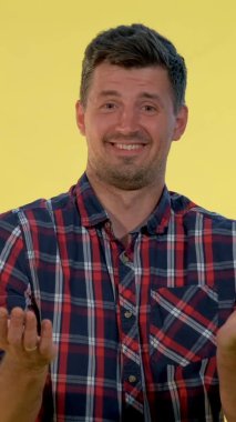 İyi haber, yakışıklıyı şaşkına çevirdi.