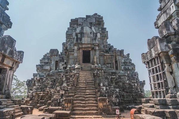 Het oude Angkor Wat ruïneert Panorama. Siem Reap, Cambodja — Stockfoto