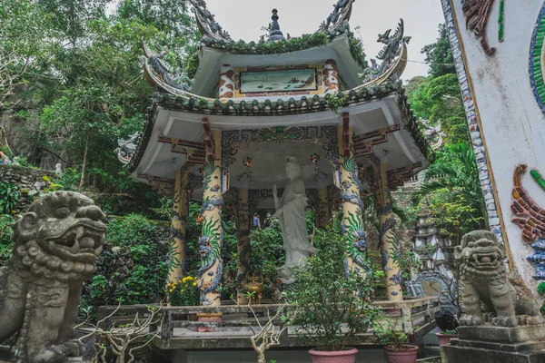 Tempelpagode an den Marmorbergen in der Stadt Danang in Vietnam — Stockfoto