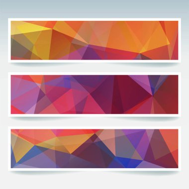 Vektör afiş turuncu, kırmızı, kahverengi poligonal soyut üçgenler ile ayarla. Soyut poligonal düşük Poli afiş.