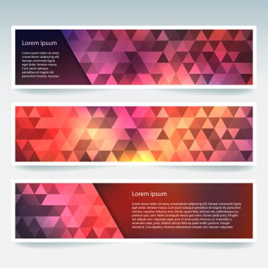 Vektör afiş poligonal soyut pembe, turuncu, kahverengi üçgenler ile ayarla. Soyut poligonal düşük Poli afiş.