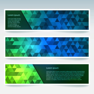 Vektör kümesi poligonal soyut üçgenler ile afiş. Poligonal düşük Poli afiş soyut. Mavi, yeşil renkleri.