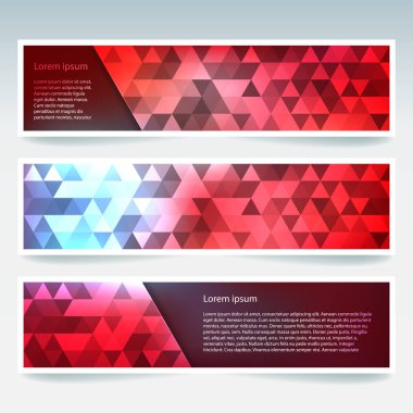 Arka plan afiş şablonlar kümesi. Modern vektör afiş poligonal arka plan ile. Kırmızı, mavi, turuncu renkler.