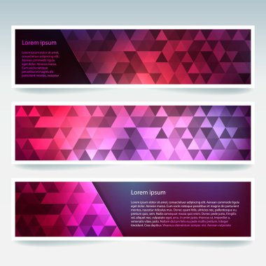 Yatay afiş mor çokgen üçgenler ile ayarlayın. Çokgen arka plan, vektör çizimi
