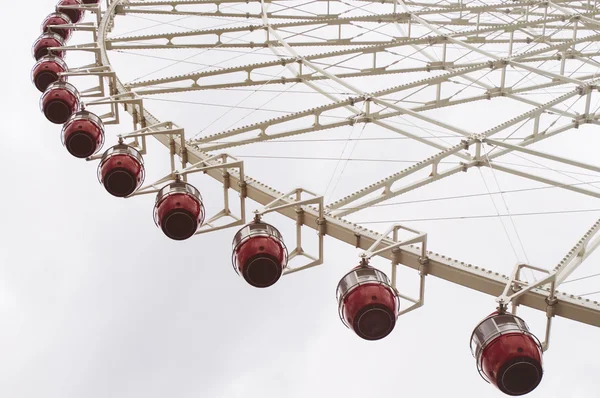 Lunaparkta dönme dolap. — Stok fotoğraf