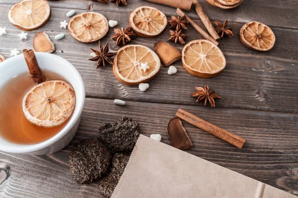 Dried oranges, cinnamon sticks and anise stars — Stock Photo, Image