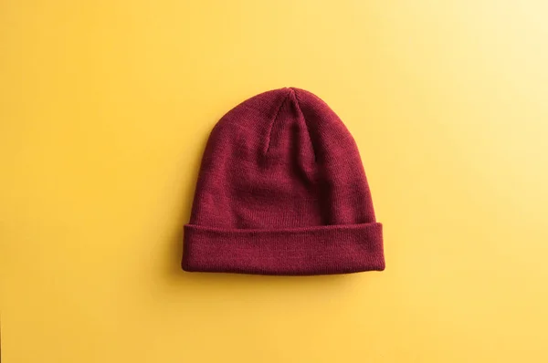 Cappello invernale cremisi — Foto Stock