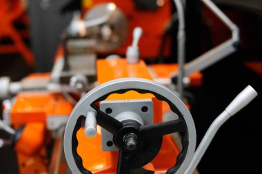 Punta ön plan üzerinde Torna Makinesi