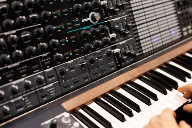 Modern analog synthesizer