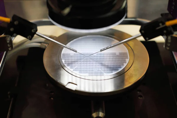 Semiconductor krzemu waflowe, przechodzących badania sondą — Zdjęcie stockowe