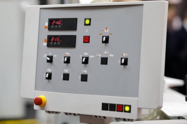 Otomatik kenar bandı makinesinin kontrol paneli