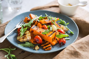 Izgara Balkabagi salata