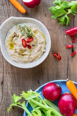 Cannellini veya beyaz fasulye dip 