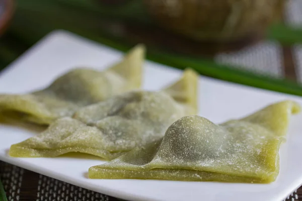 Triângulo Matcha Mochi — Fotografia de Stock