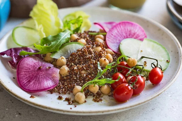 Red Quinoa with Chicpea salad — Stock Photo, Image