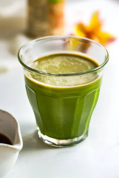 Matcha med mjölk och Espresso — Stockfoto