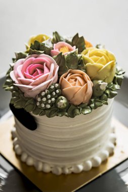 Tereyağı krema pasta 