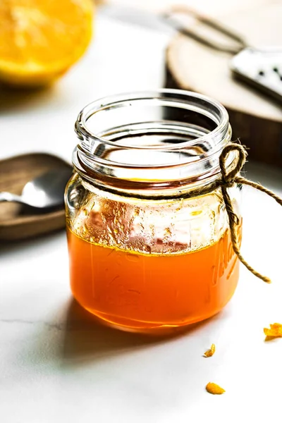 Домашний Апельсиновый Сироп Стеклянной Банке Свежих Ингредиентов — стоковое фото