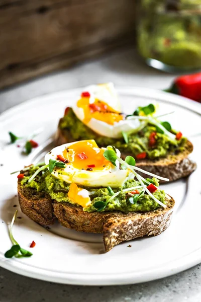 Spinach Hummus Soft Boiled Egg Sourdough Rye Bread — Stock Photo, Image