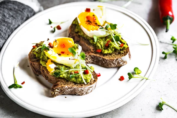 Spinach Hummus Soft Boiled Egg Sourdough Rye Bread — Stock Photo, Image