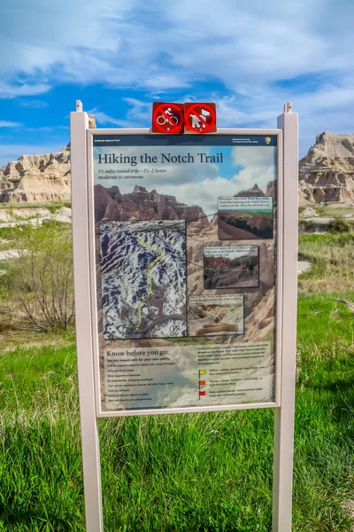 Una scheda descrittiva per il sentiero del Parco Nazionale delle Badlands, Dakota del Sud — Foto Stock