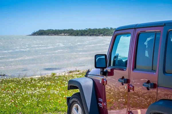 The famous off-road Jeep vehicle in Aransas NWR, Texas — Stock Photo, Image