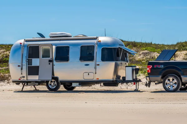 The famous off-road Ford vehicle in Padre Island NS, Texas — Stock Photo, Image