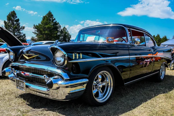 A large outdoor Rev Mountain Car and Bike Show in Lincoln, Montana — Stock Photo, Image