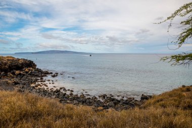 Maui, Hawaii 'deki doğal manzaranın muhteşem bir görüntüsü.