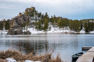 Güney Dakota, Custer Eyalet Parkı 'nda doğaya tepeden bakan bir manzara