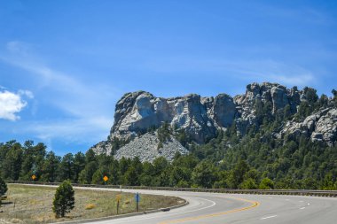 Güney Dakota 'daki Black Hills Ulusal Ormanı' nın aşağısında.